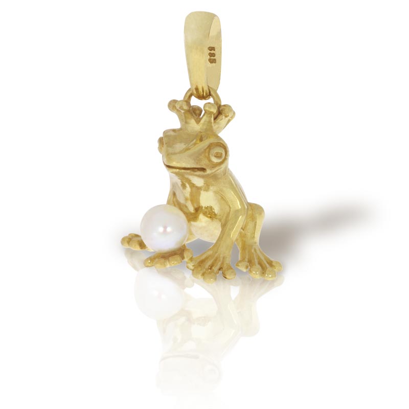 Pendant frog in gold with akoya pearl